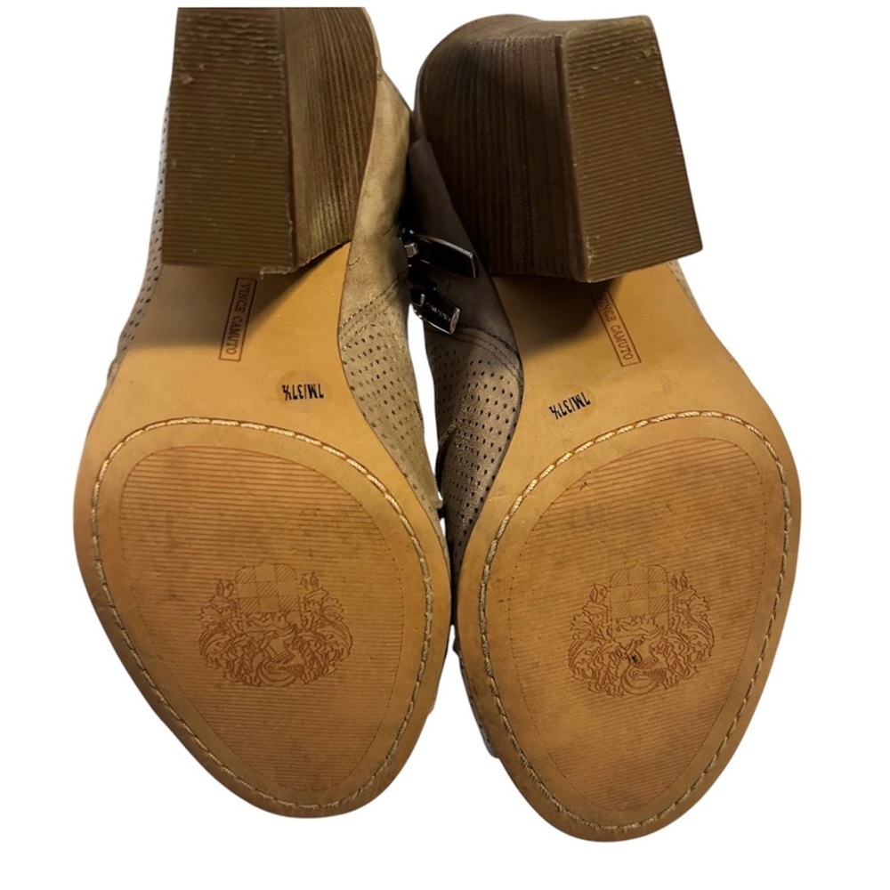 Vince Camuto Kentvi Suede peep toe booties. Size 7M - Picture 8 of 10